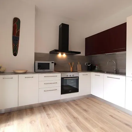 House Martina Nyaraló