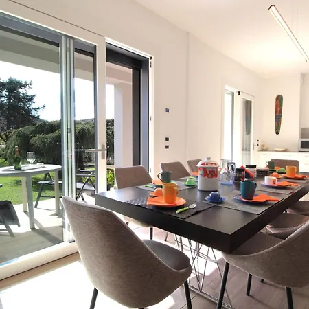 Сasa de vacaciones House Martina *